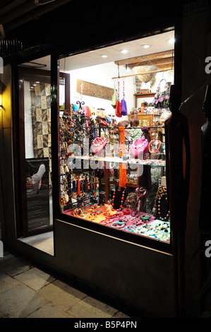 Vetro veneziano gioielleria in Campo Santo Stafano, Venezia, Italia Foto Stock
