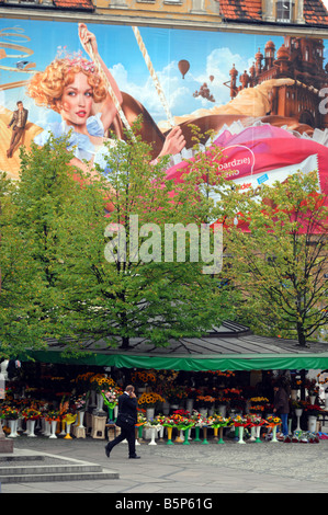 Il mercato dei fiori in 'Salt Square' o Solny Square, Wroclaw, Polonia Foto Stock