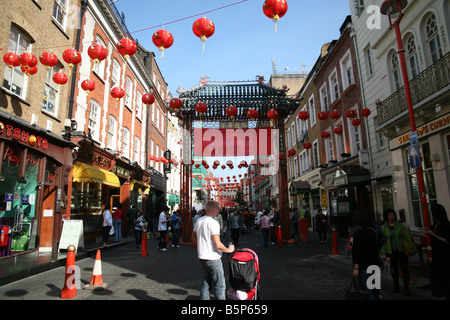 Gerrard Street a Londra in Chinatown Foto Stock