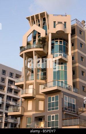 Moderno edificio di appartamenti Herbert Samuel ESPLANADE TEL AVIV ISRAELE Foto Stock