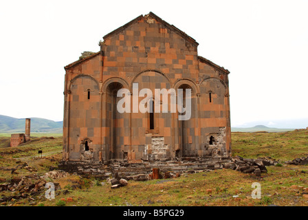 La cattedrale di Ani, la città vecchia ormai abbandonato, vicino al confine con l'Armenia. Est della Turchia Foto Stock