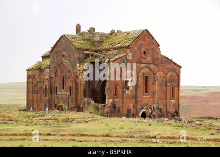 La cattedrale di Ani, la città vecchia ormai abbandonato, vicino al confine con l'Armenia. Est della Turchia Foto Stock