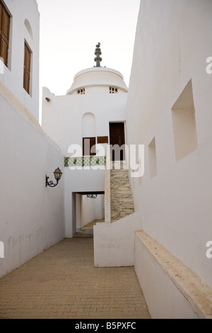 Corridoio interno entro il vecchio Al Jahili Fort di Abu Dhabi negli Emirati arabi uniti Foto Stock