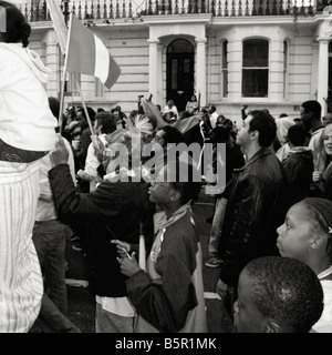 La folla al carnevale di Notting Hill, Londra Foto Stock