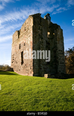 Le rovine del castello di metalli in Englands paese di frontiera con la Scozia Foto Stock