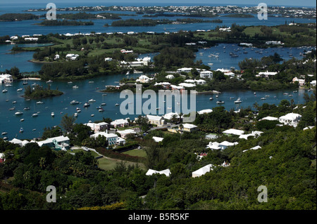 Arial vista Riddell's Bay Golf Club e Riddell's Bay da Gibb sulla collina del faro Foto Stock