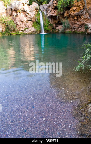 "Bella cascata in segreto nascosto laguna Foto Stock