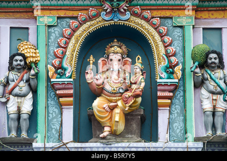 Dettaglio del Ganesh tempio su Bharathi street a Pondicherry India. Foto Stock