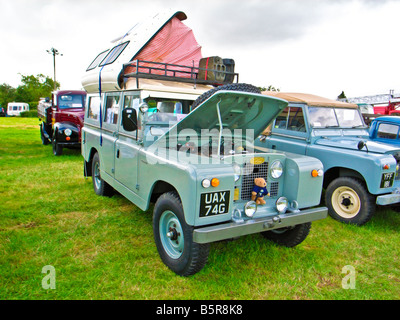 1969 Landrover Series 2 convertiti da Dormobile in un motore caravan Foto Stock