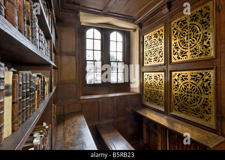 Borsisti libreria una libreria medievale a Jesus College di Oxford Foto Stock