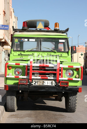 Vintage land rover ripartizione carrello in dakhla sahara occidentale Foto Stock