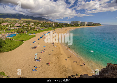 Kaanapali Beach e le montagne di West Maui, Hawaii. Si tratta di una immagine HDR. Foto Stock