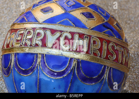 Natale ancora in vita, stelle, baubles, cracker per un biglietto di auguri di Natale scena, best, vacanze, felice, presente, xmas, sei, argento Foto Stock