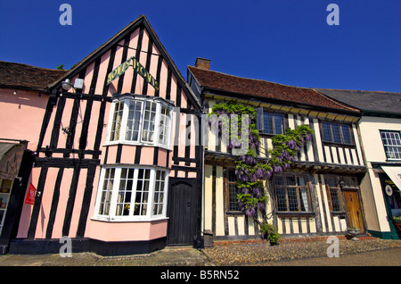 Un ampio angolo di visione di una casa a Lavenham in Suffolk Foto Stock