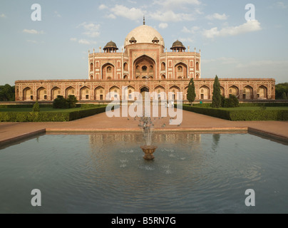 Tomba di Humayuns Delhi in India. Mausoleo di seconda imperatore Mughal costruito dalla sua vedova Jaji Begam Foto Stock