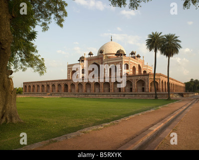 Tomba di Humayuns Delhi in India. Mausoleo di seconda imperatore Mughal costruito dalla sua vedova Jaji Begam Foto Stock