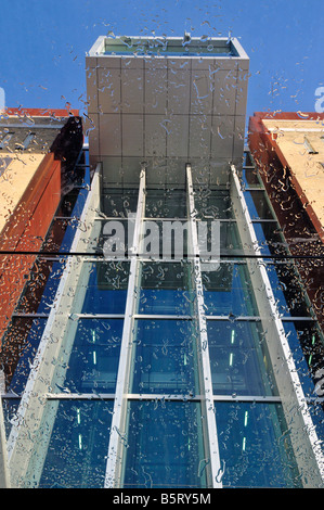 Gateshead baltic arts center vista dal pubblico uscio attraverso il tetto di vetro dell'edificio principale esterno quayside newc Foto Stock