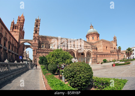 La Cattedrale di Palermo e Piazza della Cattedrale, Palermo, Sicilia Foto Stock