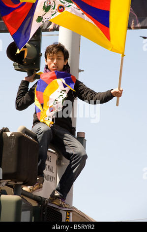 San Francisco California 9 aprile 2008 parte delle dimostrazioni durante la Torcia Olimpica eseguire manifestanti sconosciuto Foto Stock