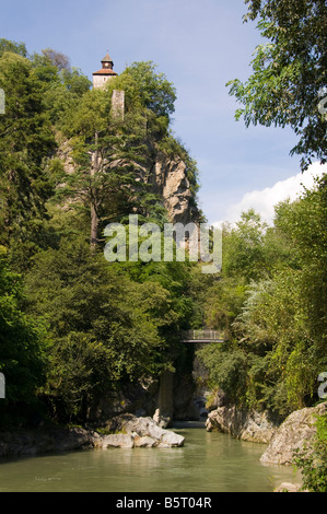 Il fiume Passirio vicino alla città di Merano, Alto Adige, Trentino Alto Adige, Italia. Foto Stock