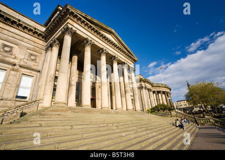 Biblioteca centrale e del record di Office su William Brown Street Liverpool Merseyside England Regno Unito Regno Unito GB Gran Bretagna Foto Stock