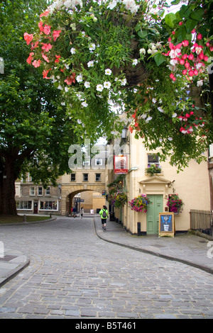 In ciottoli di strada a piedi in Bath Somerset Inghilterra Foto Stock