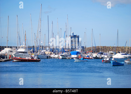 La vista del porto di Las Galletas Costa del Silenco, Tenerife, Isole Canarie, Spagna Foto Stock