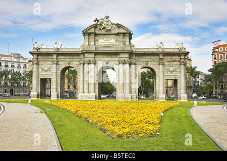 Royal arco trionfale vicino al parco Buen Retiro Foto Stock