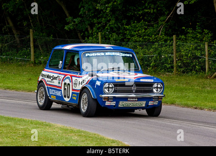 1978 Mini 1275 GT British Saloon Car Championship vincitore con driver Richard Longman a Goodwood Festival della velocità, Sussex, Regno Unito. Foto Stock