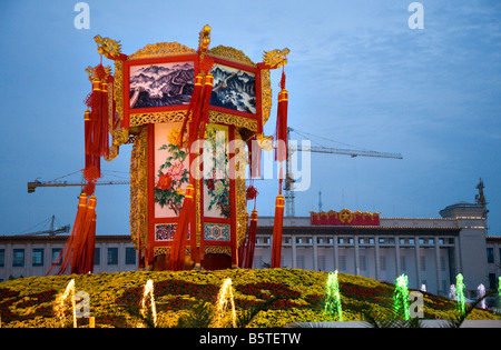 Grande Lanterna cinese Decorazione di piazza Tiananmen Pechino Cina decorazione è per il 1 ottobre di vacanza Foto Stock