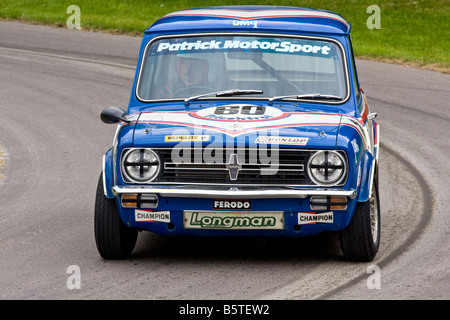 1978 Mini 1275 GT British Saloon Car Championship vincitore con driver Richard Longman a Goodwood Festival della velocità, Sussex, Regno Unito. Foto Stock