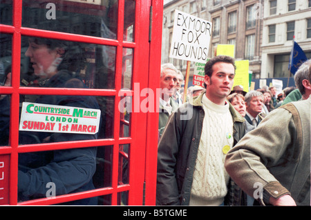 Campagna dimostranti marzo attraverso le strade di Londra per protestare contro ciò che vedono come minacce per il stile di vita rurale Foto Stock