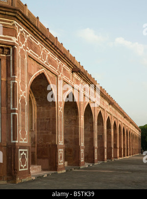 Tomba di Humayuns Delhi India Mausoleo di seconda imperatore Mughal arcade Foto Stock