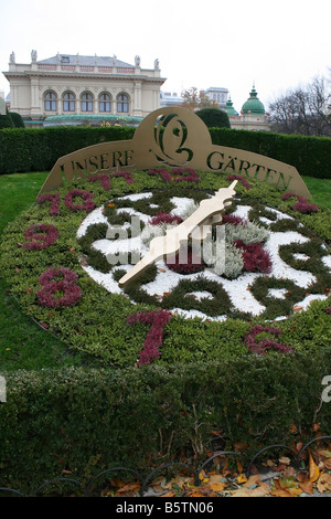 Grande Orologio in Vienna City Garden Foto Stock