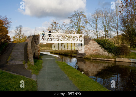 Ponte sul Shropshire Union Canal, vicino a Ellesmere, Shropshire, Inghilterra Foto Stock
