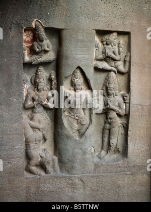 Tempio Kailasanatha scolpito dal monolito di basalto Grotte di Ellora India Shiva emergenti lingam rom Foto Stock