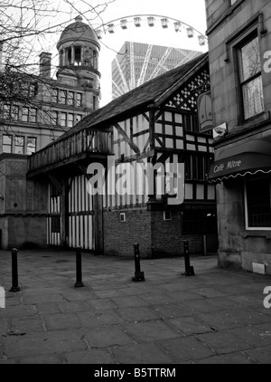 La Manchester Wheel dalla cattedrale Foto Stock