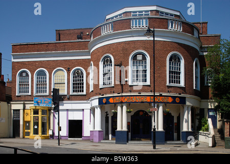 Newmarket Town Center tipiche case casa arancione Suffolk REGNO UNITO Foto Stock