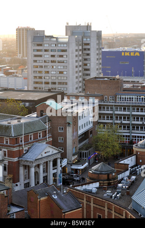 Vista dalla torre di Coventry Cathedral, West Midlands, England, Regno Unito Foto Stock