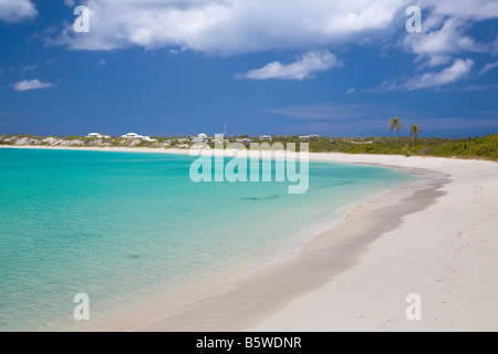 Cove Bay sull'isola caraibica di Anguilla nel British West Indies Foto Stock