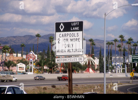 Carpool segno limite sulla superstrada in entrata Foto Stock