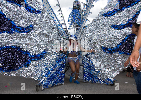 La quarantunesima edizione (2008) Toronto Caribbean Carnival (Caribana) è il più grande festival caraibico in Nord America. Foto Stock