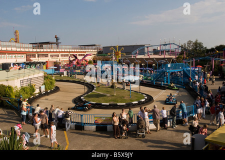 Southend on Sea, Adventure Island. Località balneare dal fiume Thames Estuary Essex andare corse del carrello Foto Stock