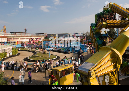 Southend on Sea, Adventure Island. Località balneare dal fiume Thames Estuary Essex Foto Stock