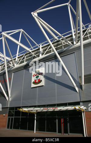 Città di Southampton, Inghilterra. Il Kingsland Stand di Southampton Football Club Stadium al Saint Mary's Stadium. Foto Stock