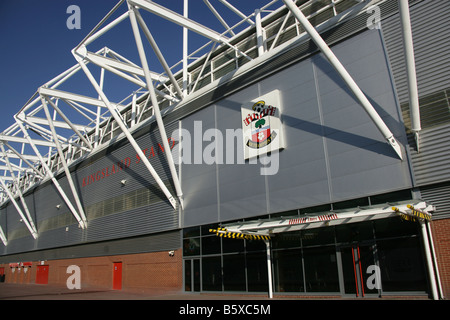 Città di Southampton, Inghilterra. Il Kingsland Stand di Southampton Football Club Stadium al Saint Mary's Stadium. Foto Stock