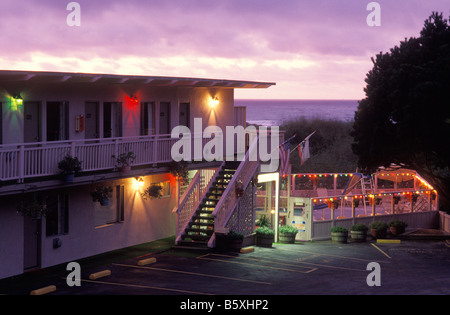 Motel Asilomar di notte nei pressi di Monterey in California USA Foto Stock