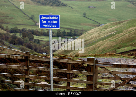 Non adatte per i veicoli segno sulla strada brughiera Foto Stock