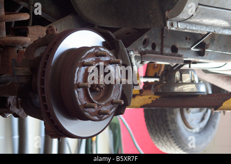 Servizio auto shop di freni a disco Foto Stock