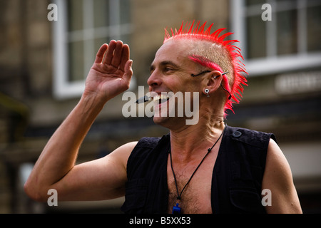 Il possente Gareth Street intrattenitore al Fringe Festival di Edimburgo in Scozia Foto Stock